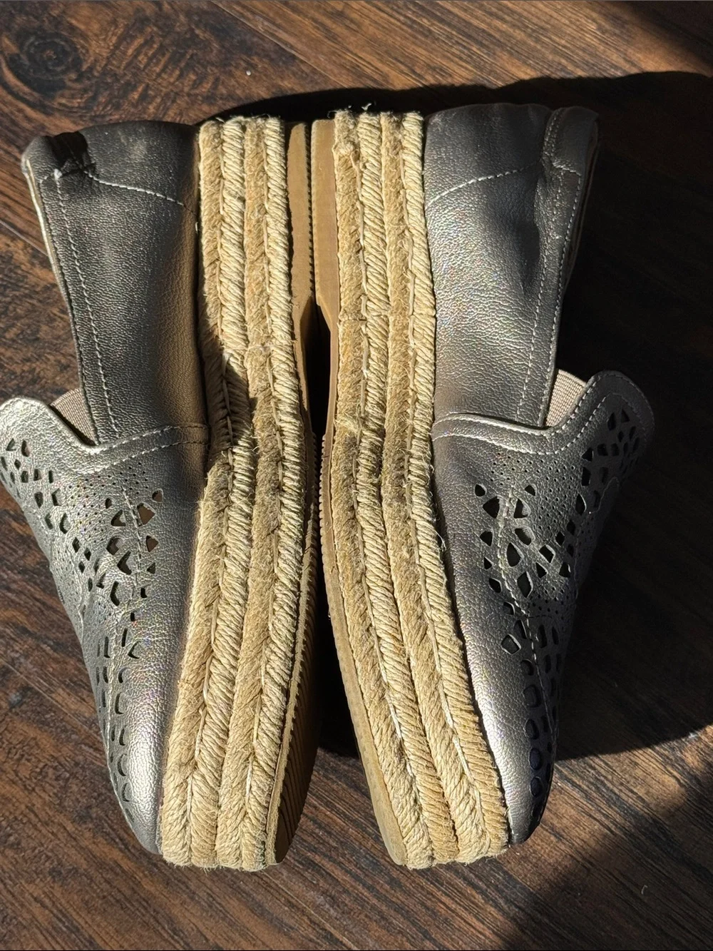 Naturalizer metallic laser